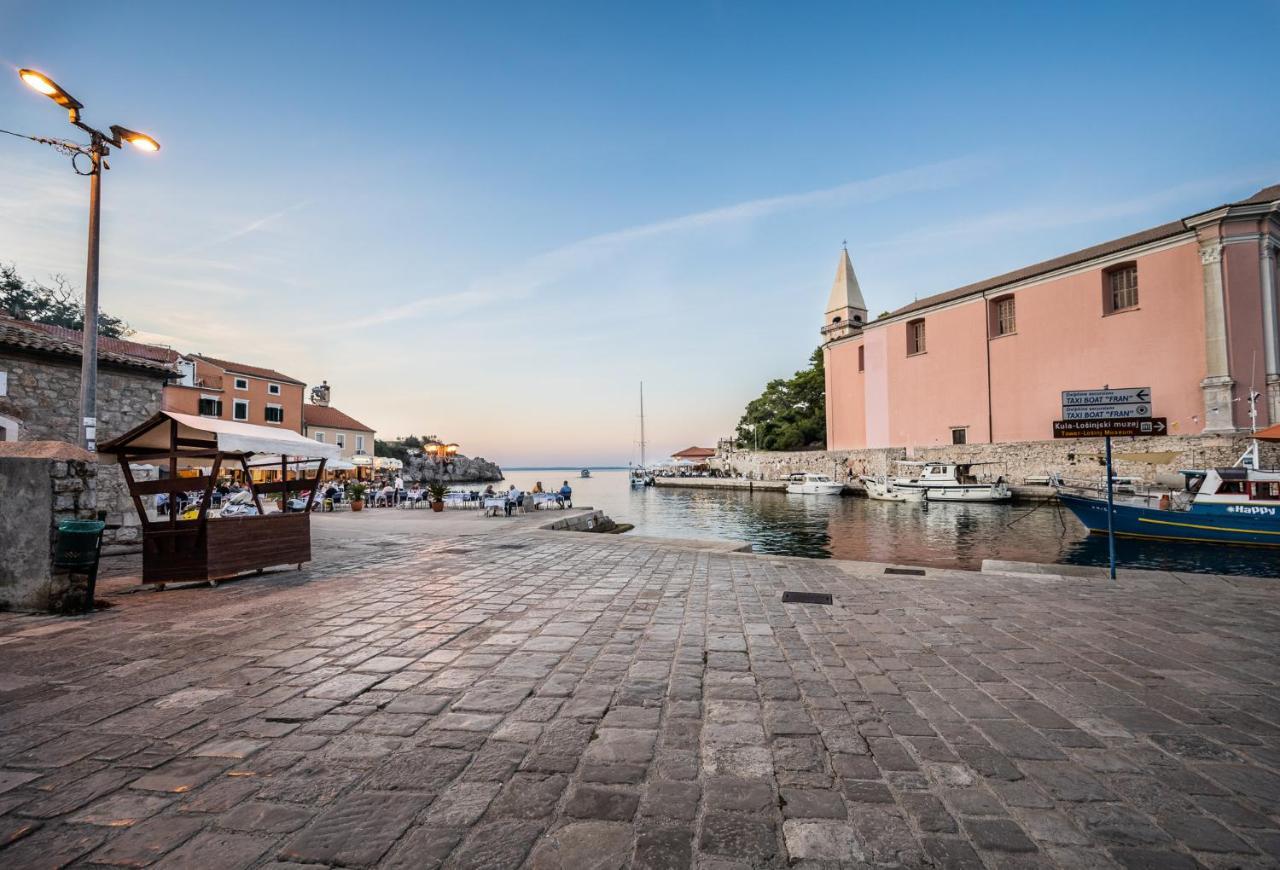 Apartment Carmen Veli Losinj Exterior photo