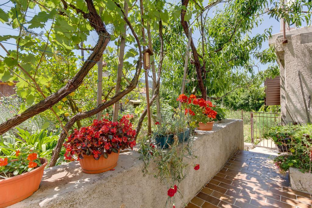 Apartment Carmen Veli Losinj Exterior photo
