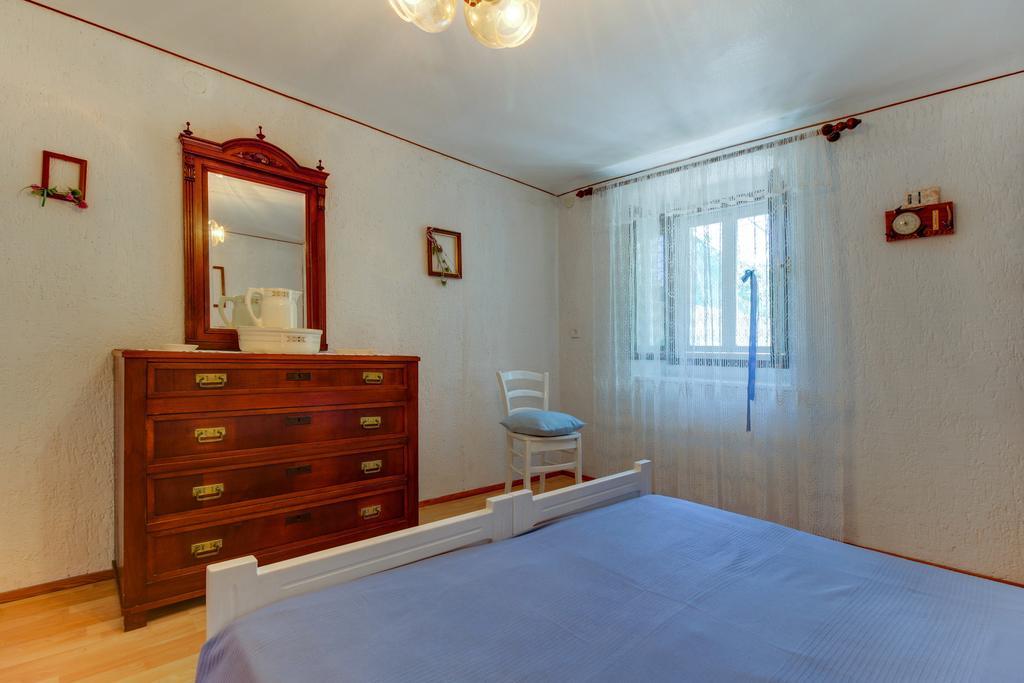Apartment Carmen Veli Losinj Exterior photo
