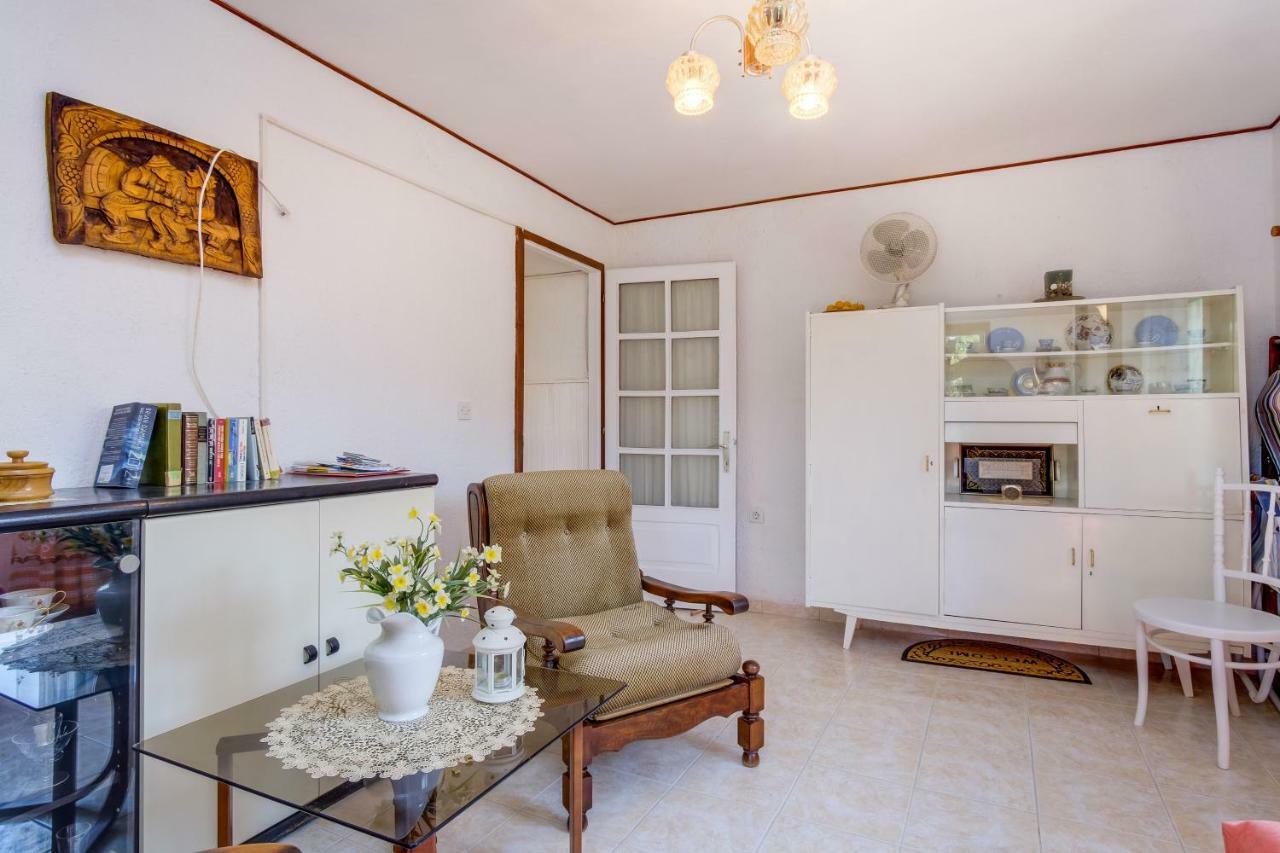 Apartment Carmen Veli Losinj Exterior photo