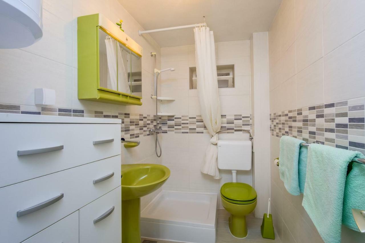 Apartment Carmen Veli Losinj Exterior photo